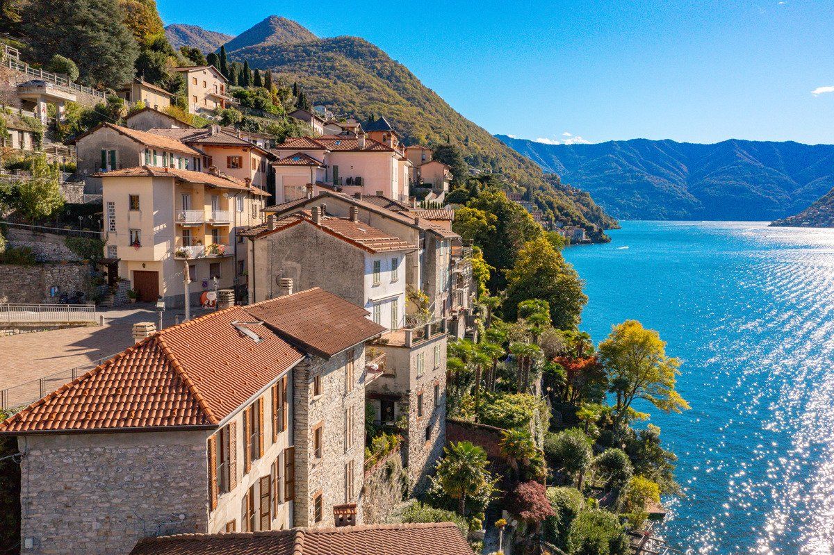 Lake Como Views with Separate Living